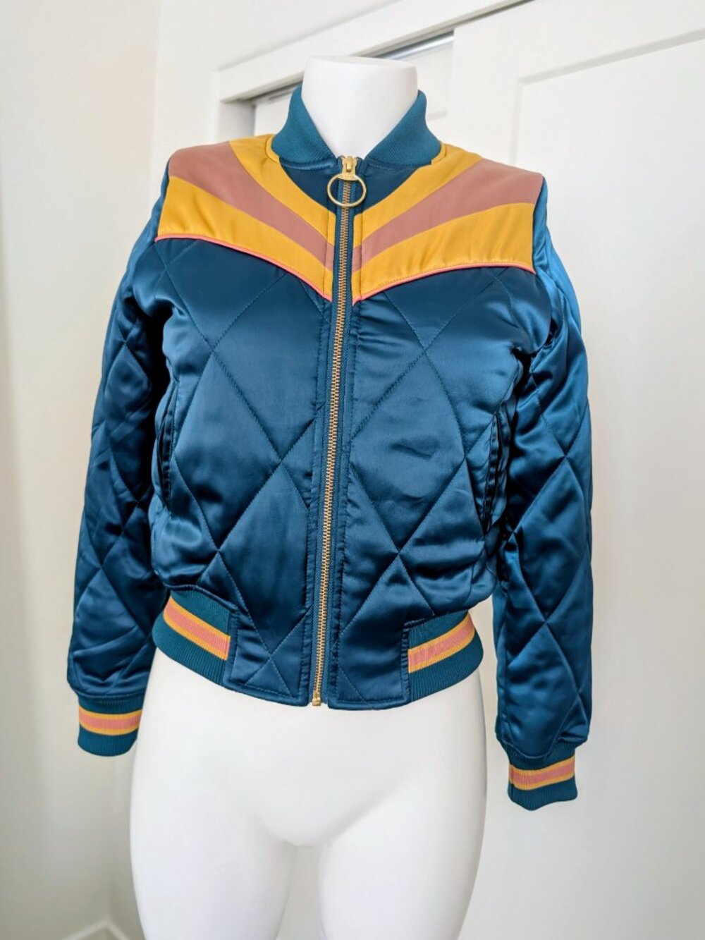 Like New Classic Rock Couture Peacock Rising Sun Satin Bomber Jacket XS CRC